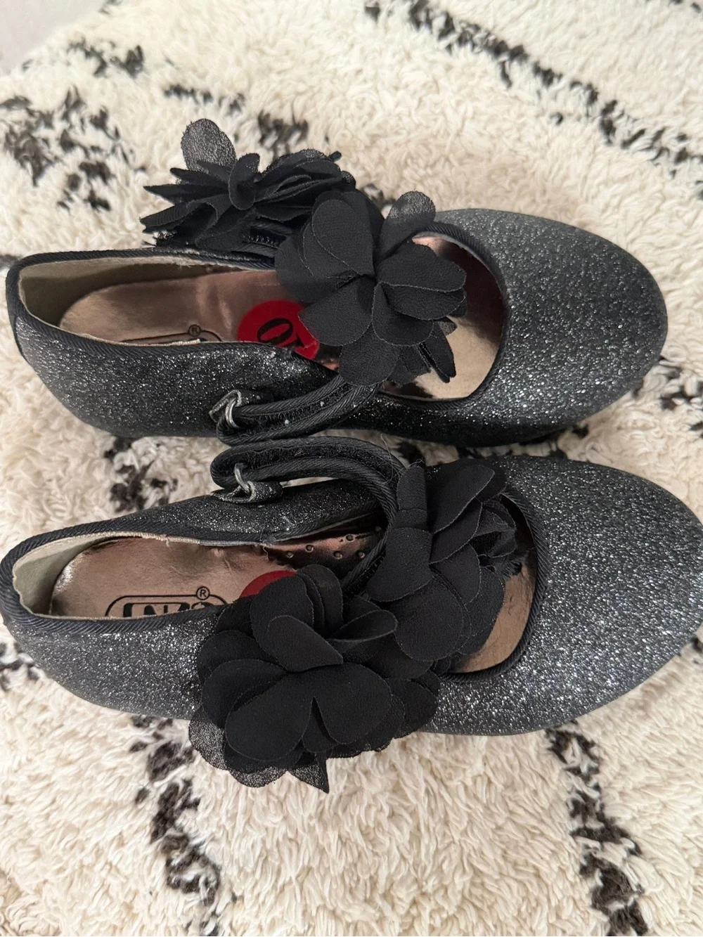 Girls Black Glitter Mary Jane Dress Shoes Floral Strap Size 10 ENZO party